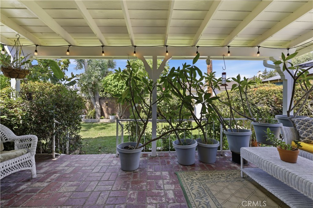 10555 Monogram Avenue Property Photo 20