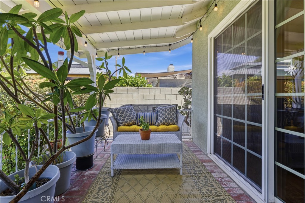 10555 Monogram Avenue Property Photo 21