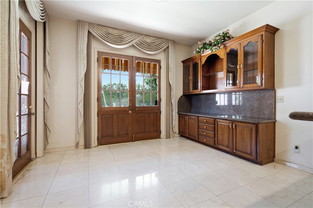 5064 Gaviota Property Photo 6