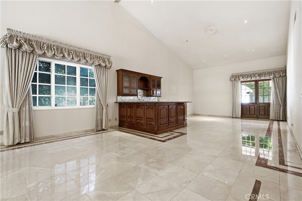 5064 Gaviota Property Photo 8