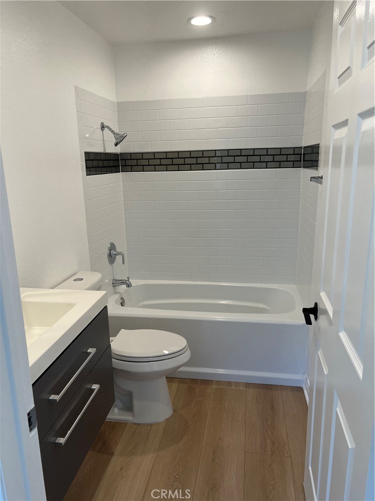 5550 Owensmouth #317 Property Photo 10