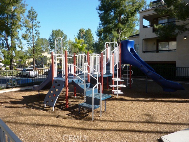 5550 Owensmouth #317 Property Photo 23