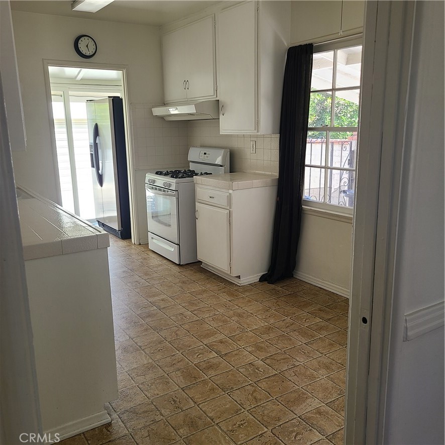 10421 Margate Street Property Photo 5