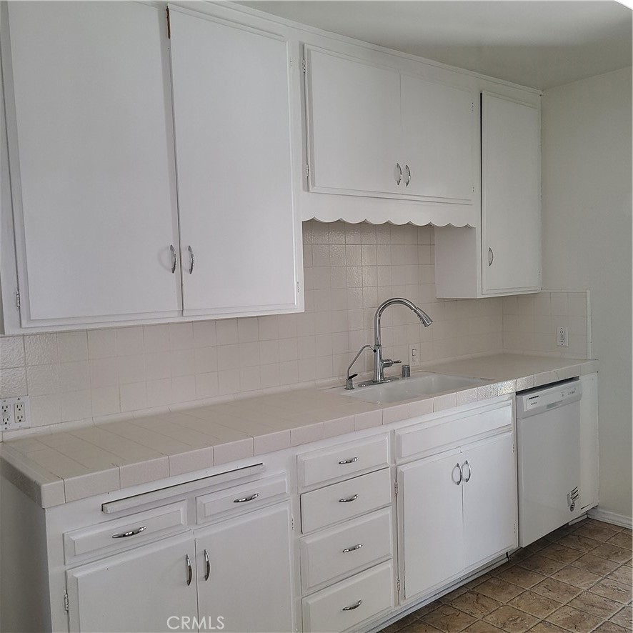 10421 Margate Street Property Photo 7