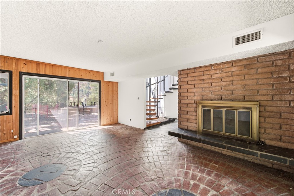 2125 Eastedge Property Photo 11