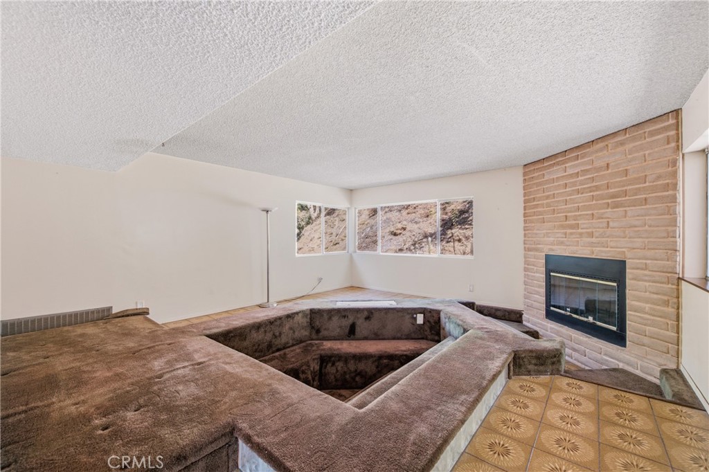 2125 Eastedge Property Photo 13