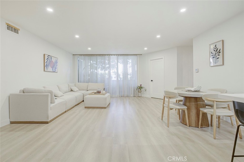 5411 Tyrone Avenue 203 Property Photo 1