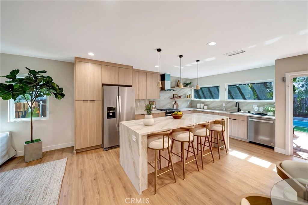 22120 Costanso Street Property Photo 6