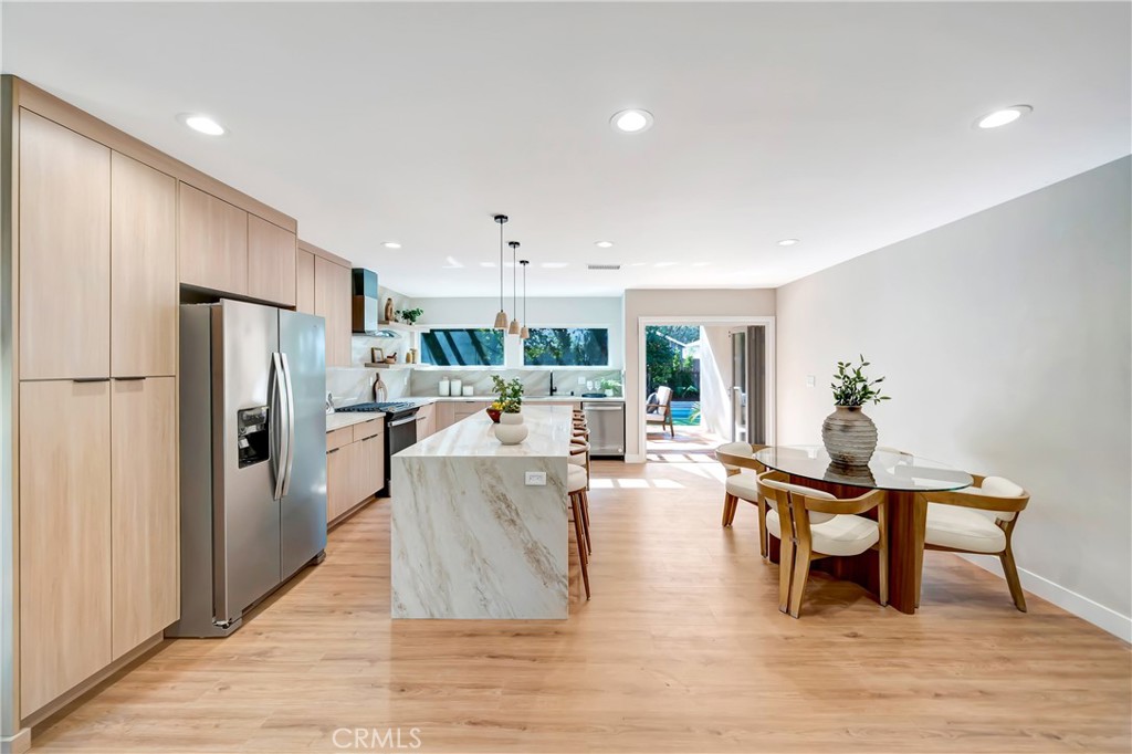 22120 Costanso Street Property Photo 9