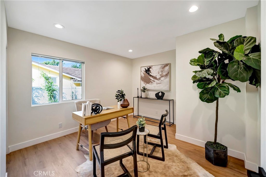 22120 Costanso Street Property Photo 13