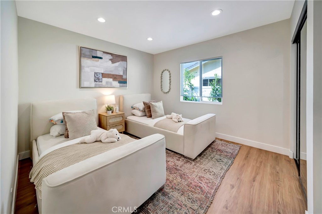 22120 Costanso Street Property Photo 14