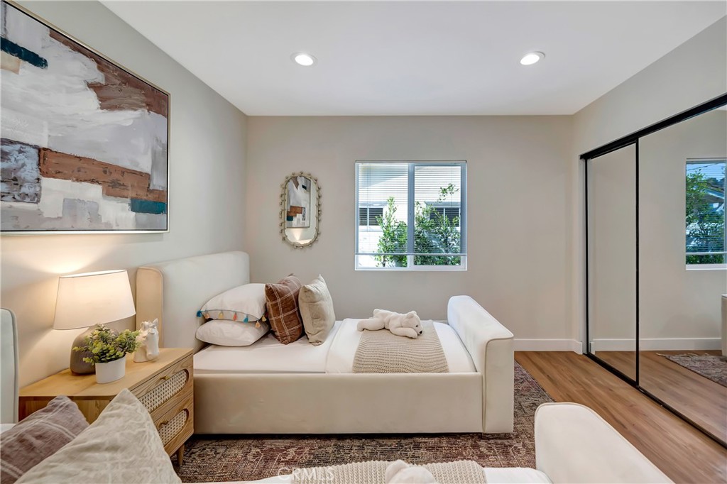 22120 Costanso Street Property Photo 15