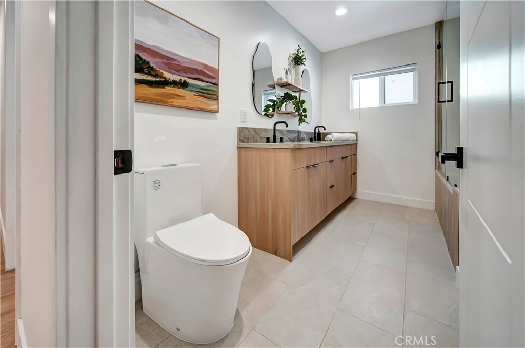 22120 Costanso Street Property Photo 16