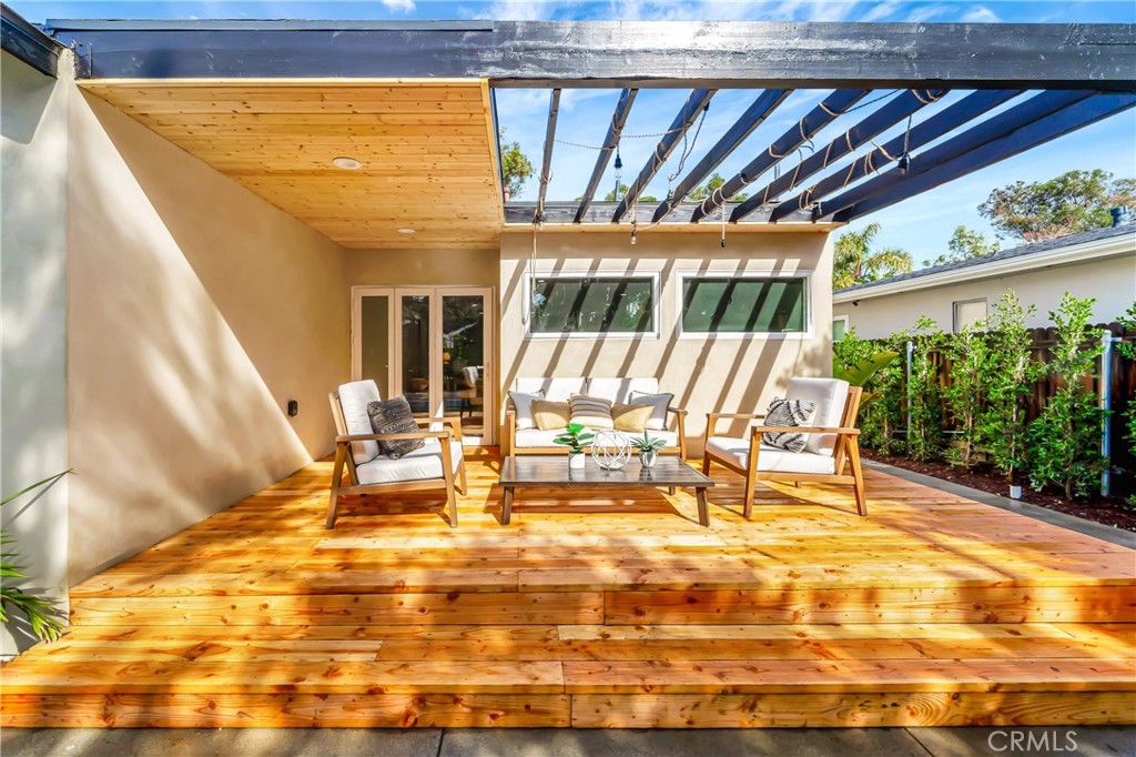 22120 Costanso Street Property Photo 26
