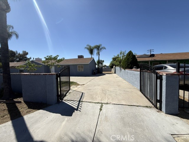 2211 W 3rd Property Photo 5