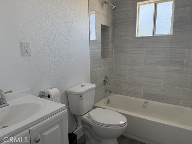 2211 W 3rd Property Photo 11