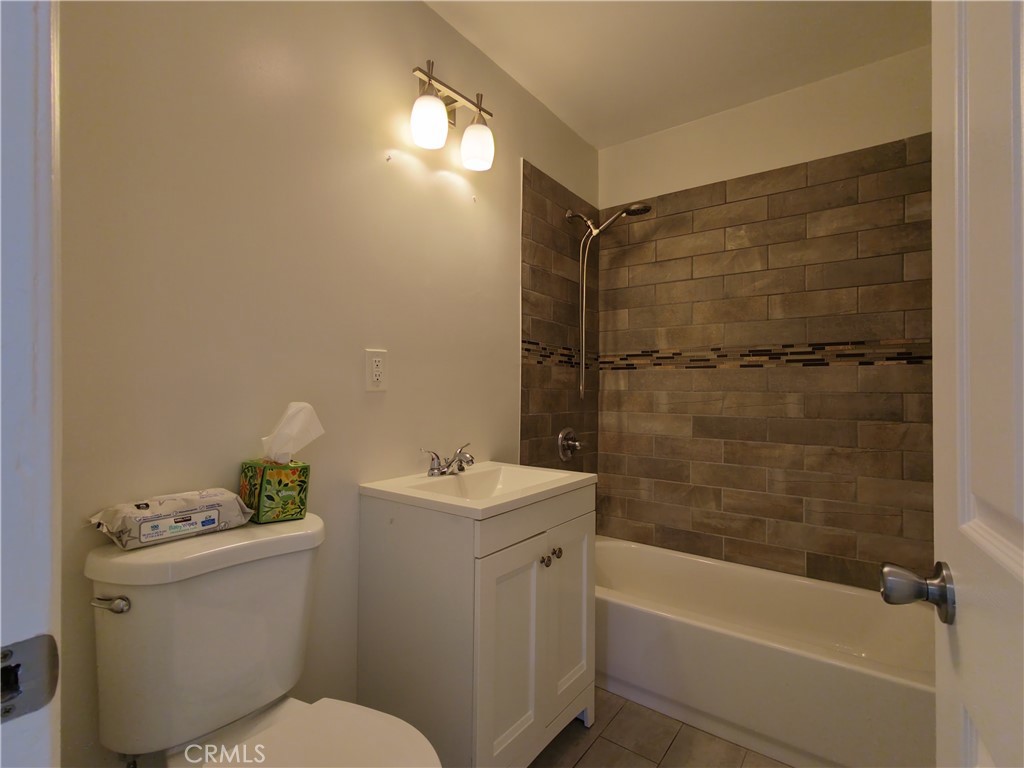 6928 Lubao Avenue Property Photo 31