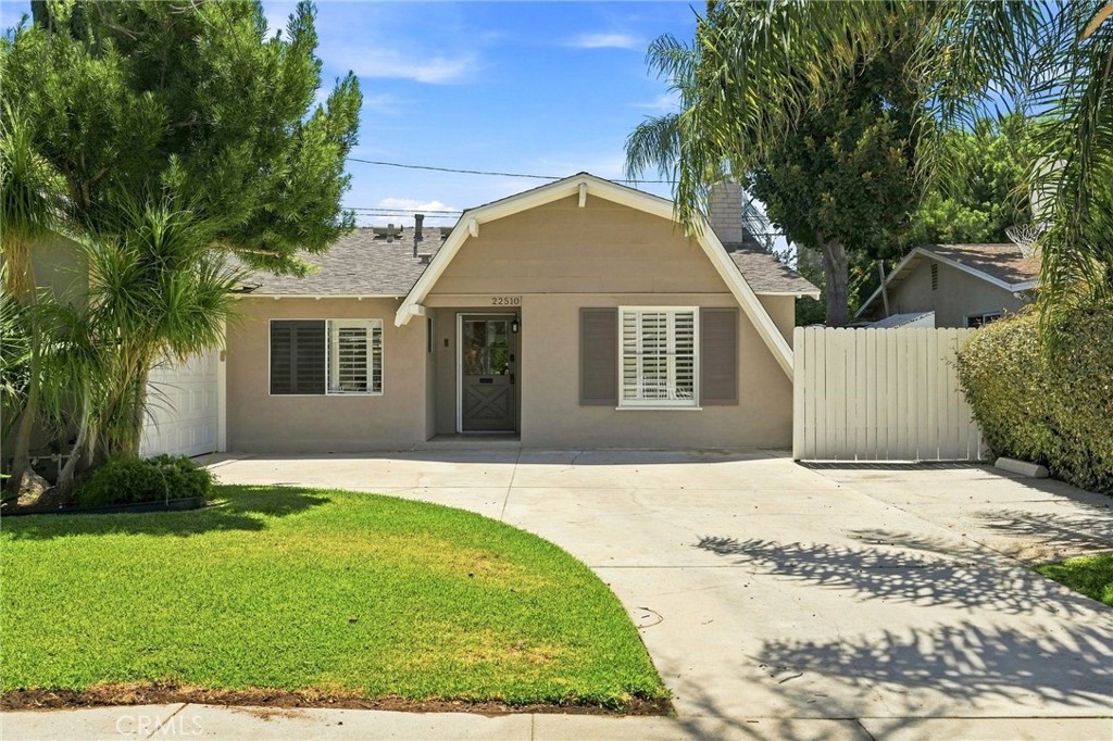 22510 Hartland Property Photo 2