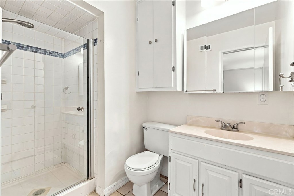 22510 Hartland Property Photo 11