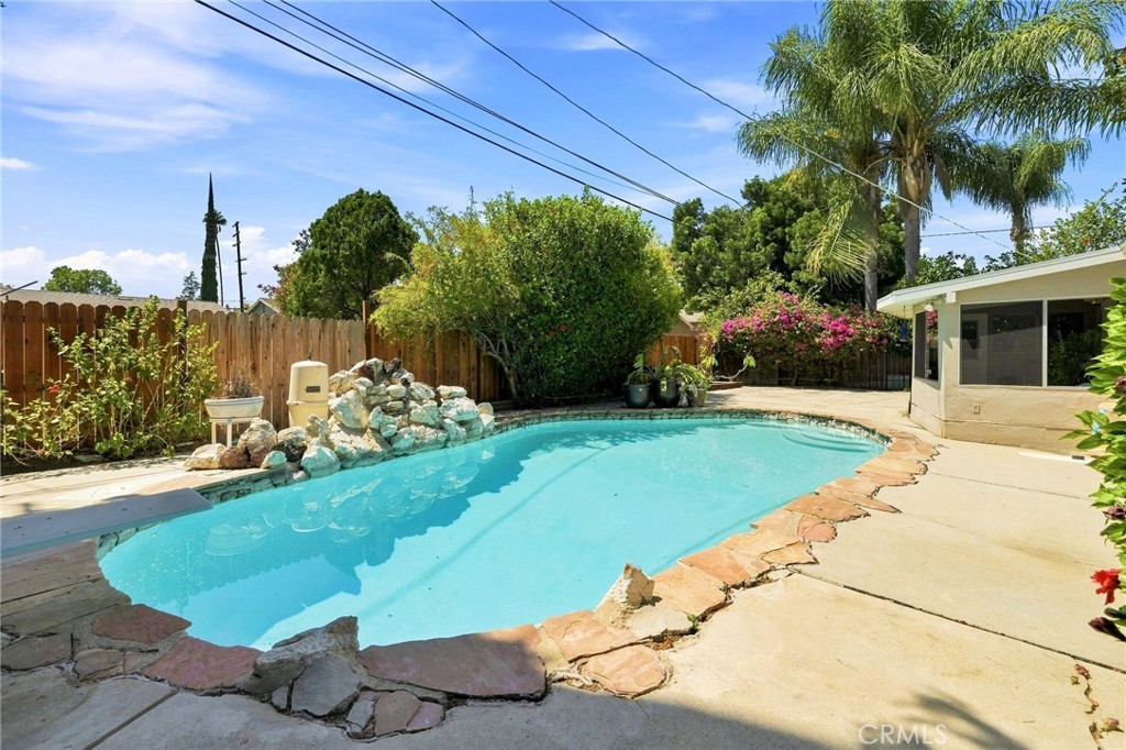 22510 Hartland Property Photo 25