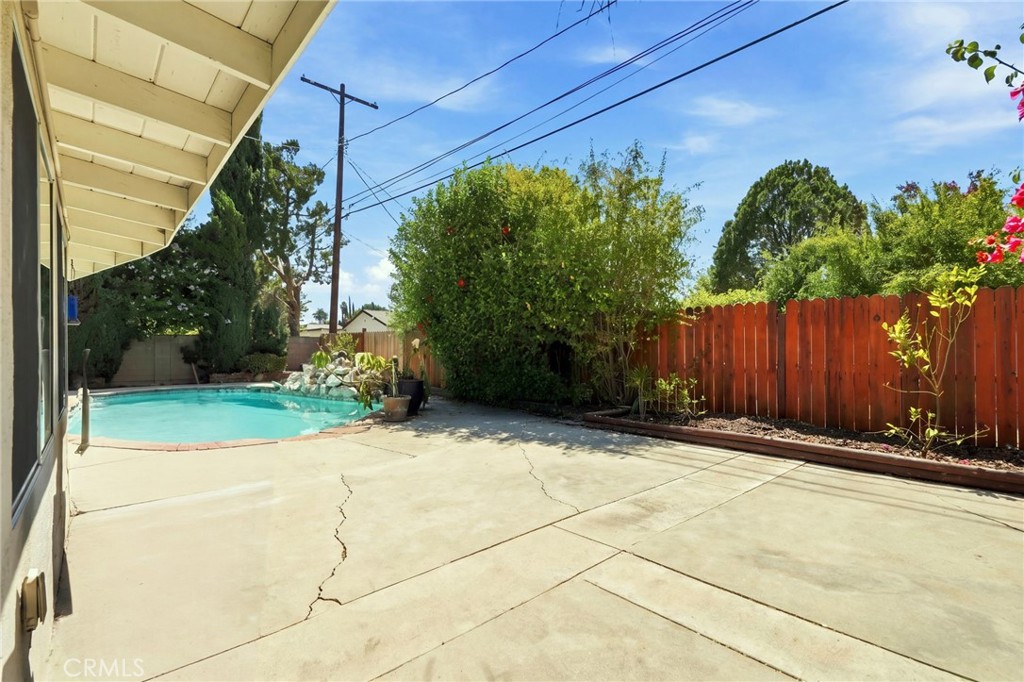 22510 Hartland Property Photo 26
