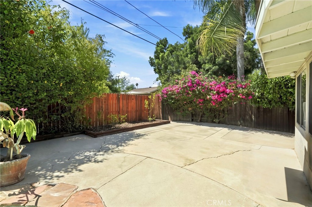 22510 Hartland Property Photo 27