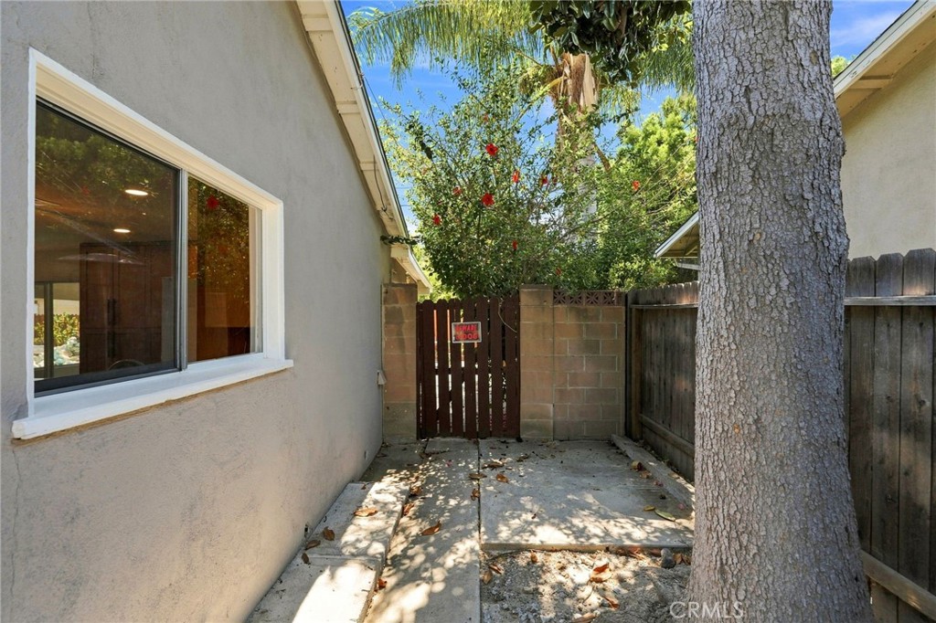 22510 Hartland Property Photo 28