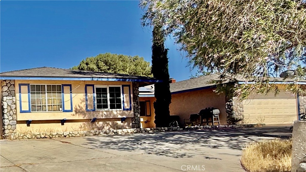 40332 162nd E Property Photo 1