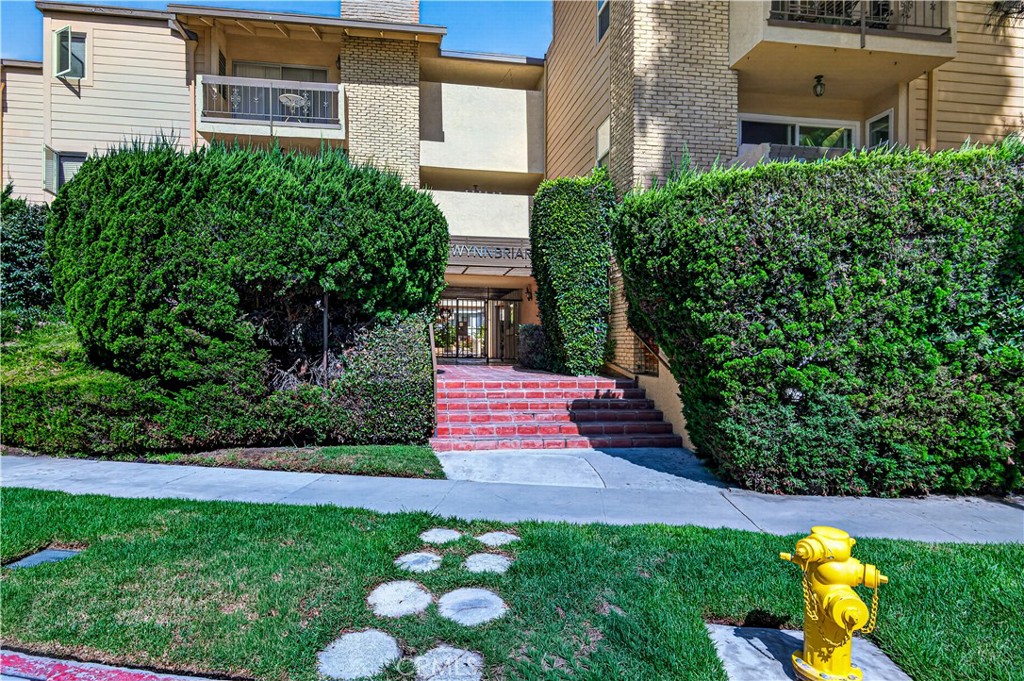6151 Canterbury Drive 104 Property Photo 3