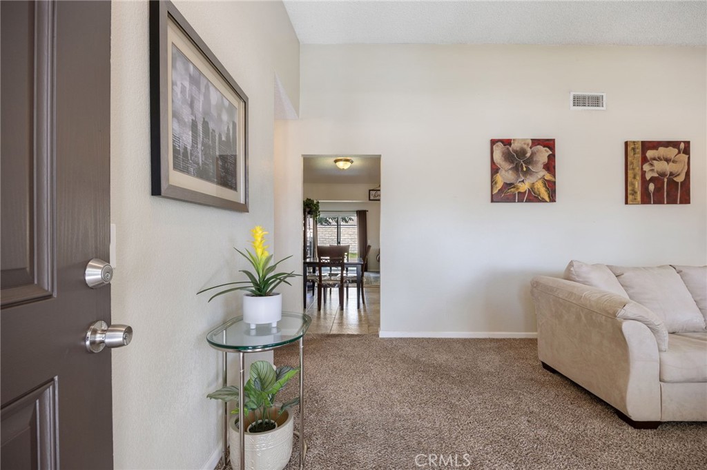 43039 Cromley Court Property Photo 4