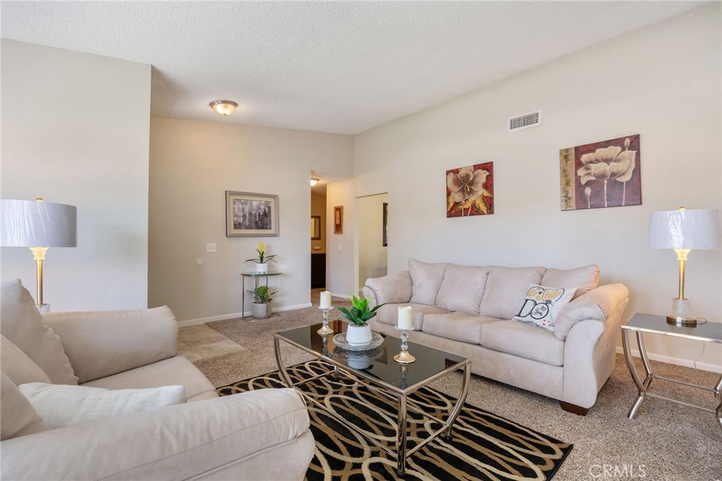 43039 Cromley Court Property Photo 6