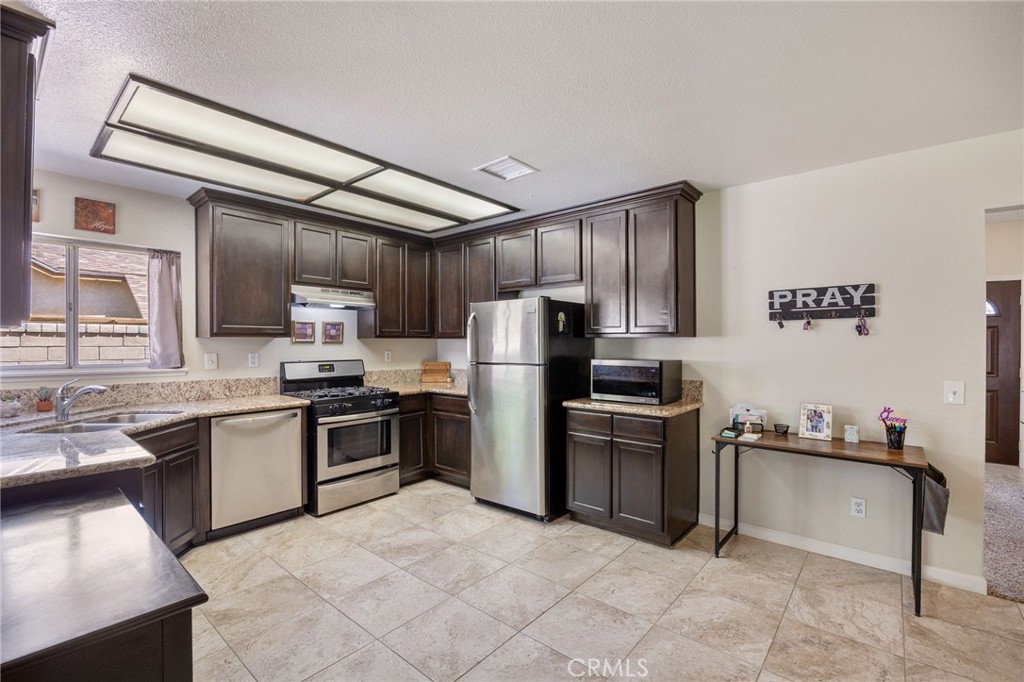 43039 Cromley Court Property Photo 13