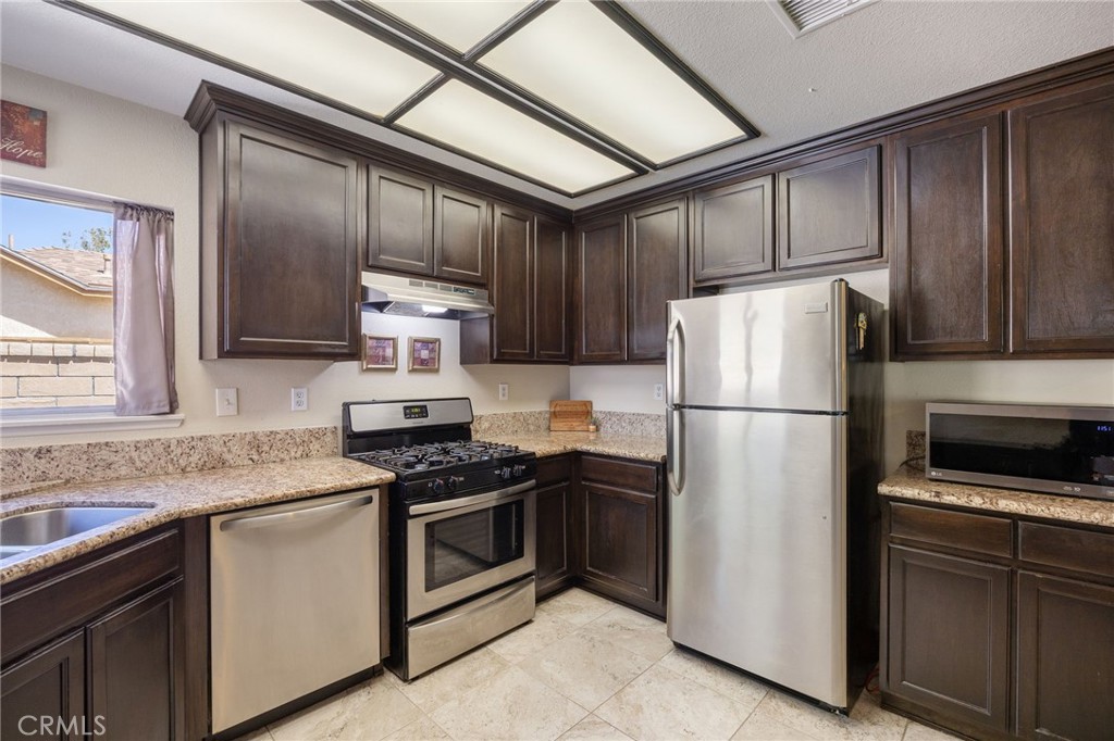 43039 Cromley Court Property Photo 16