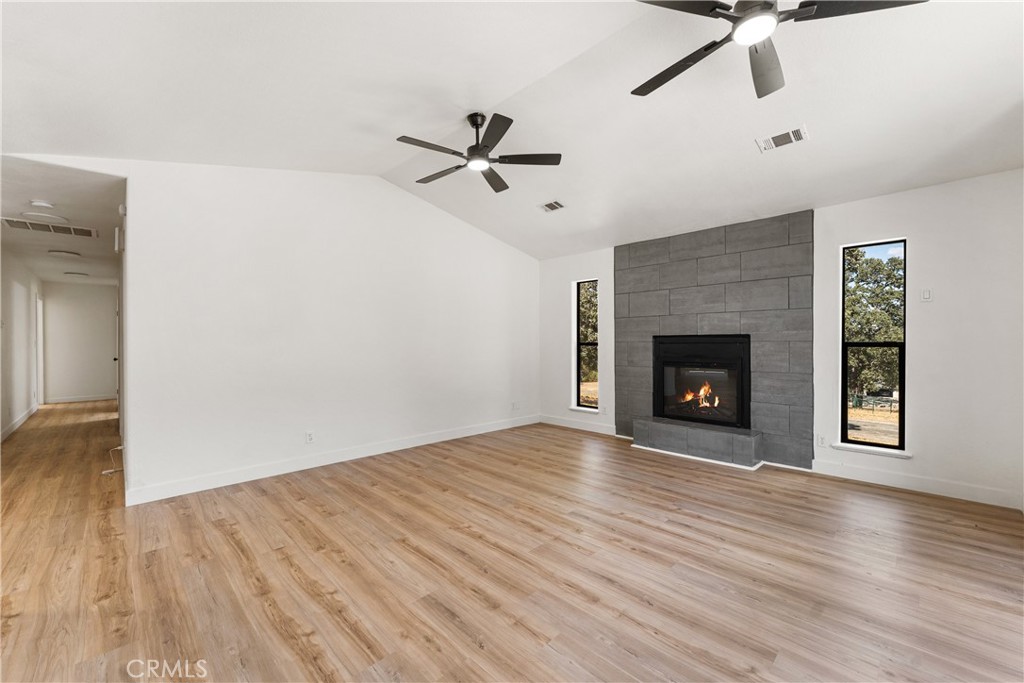 22381 William Tell Trail Property Photo 8