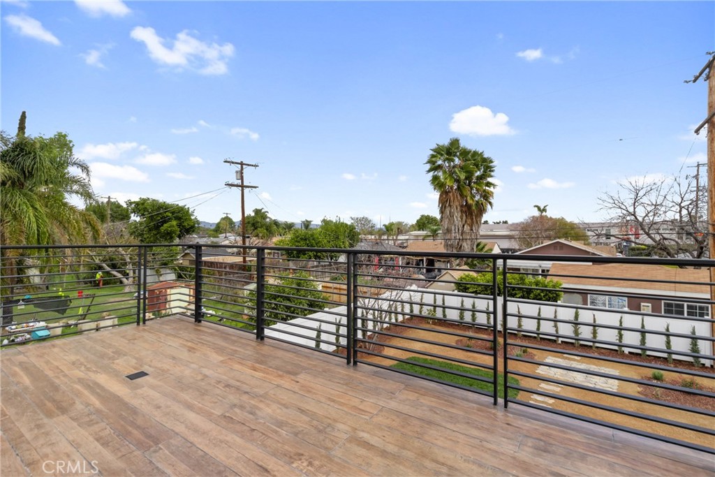 6830 N Lubao Avenue Property Photo 27