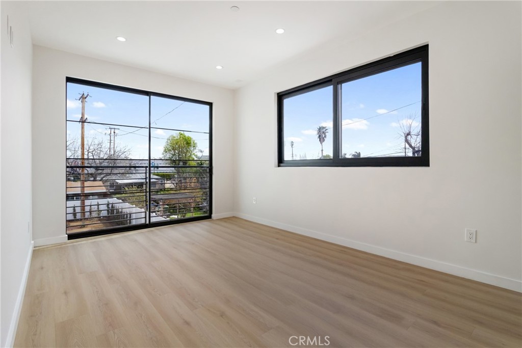 6830 N Lubao Avenue Property Photo 31