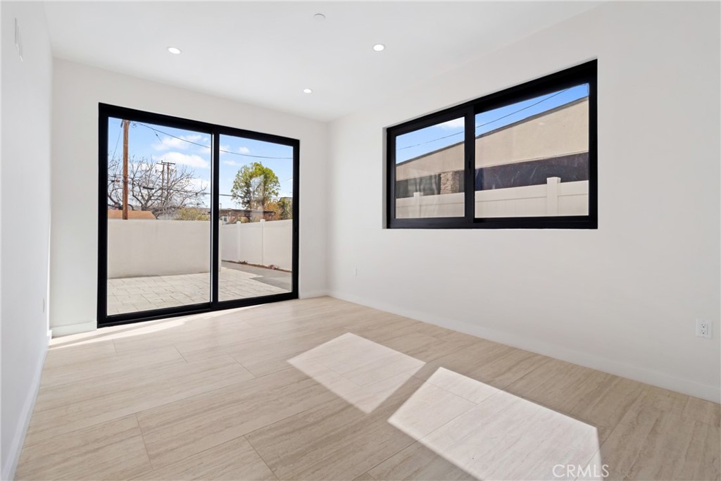 6830 N Lubao Avenue Property Photo 35