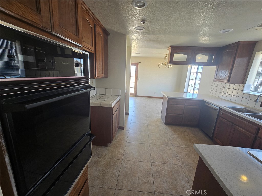 7057 W Avenue H Property Photo 7