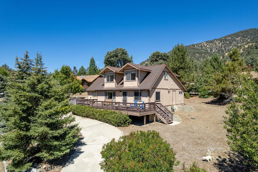16425 Huron Property Photo 1