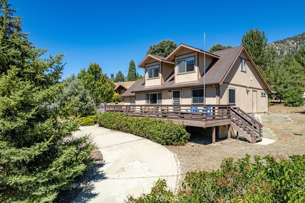 16425 Huron Property Photo 4