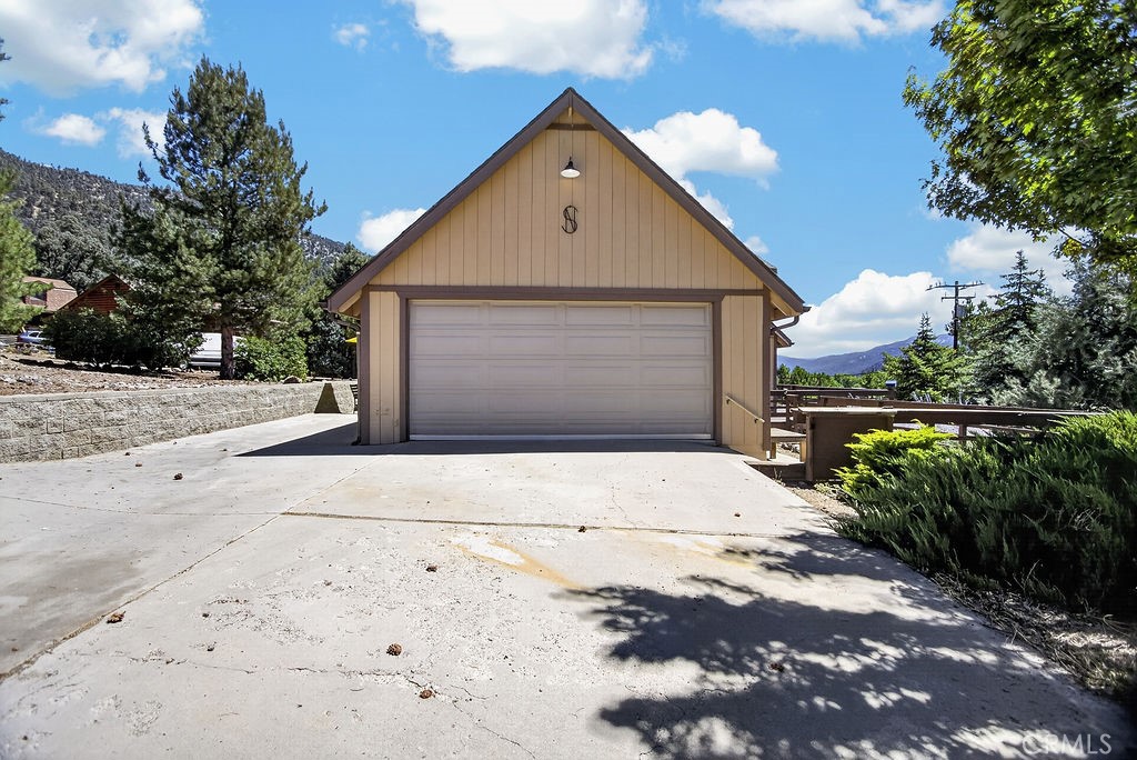 16425 Huron Property Photo 7