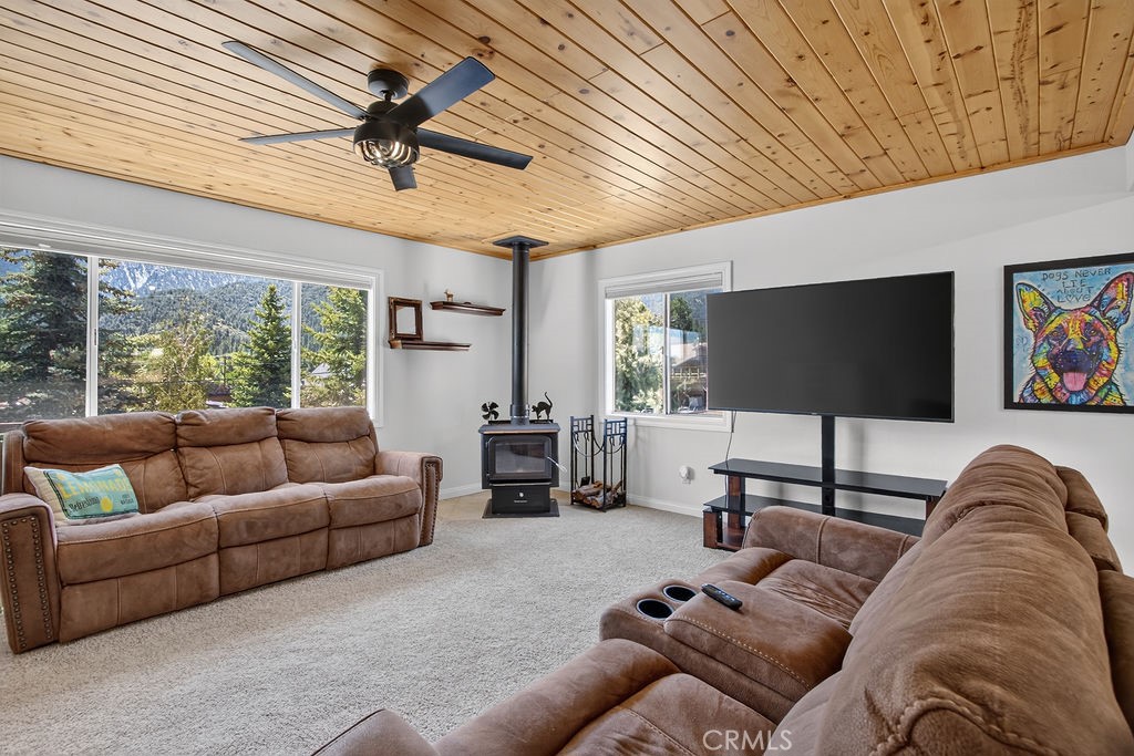 16425 Huron Property Photo 9