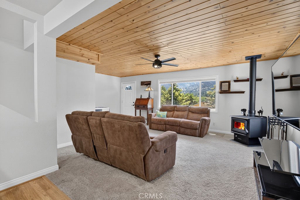 16425 Huron Property Photo 10
