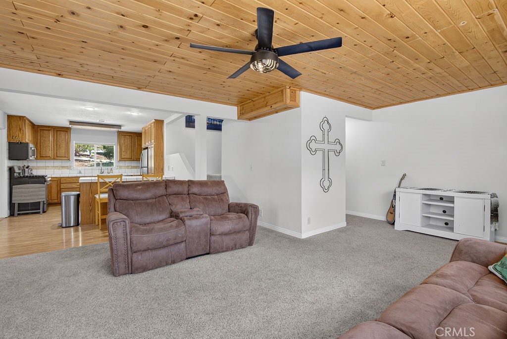 16425 Huron Property Photo 11