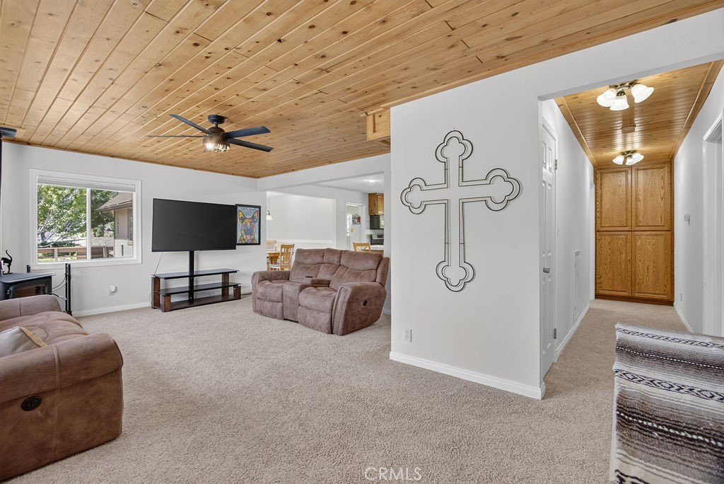 16425 Huron Property Photo 12