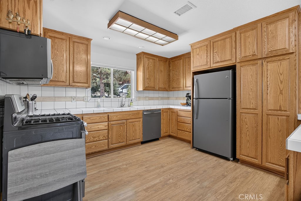 16425 Huron Property Photo 21