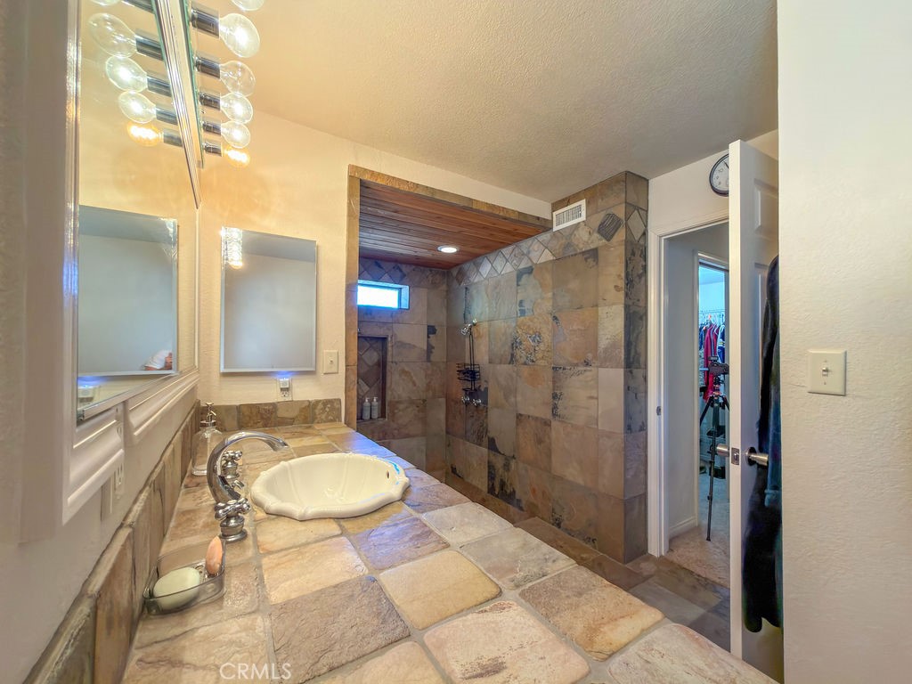 16425 Huron Property Photo 31