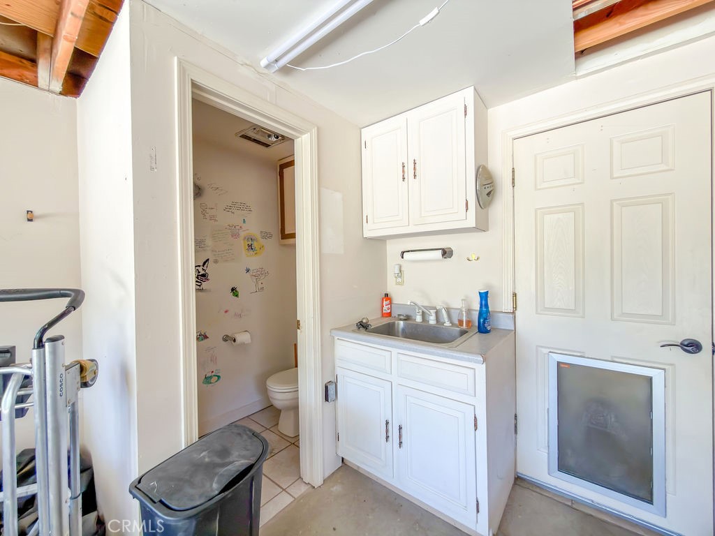 16425 Huron Property Photo 44