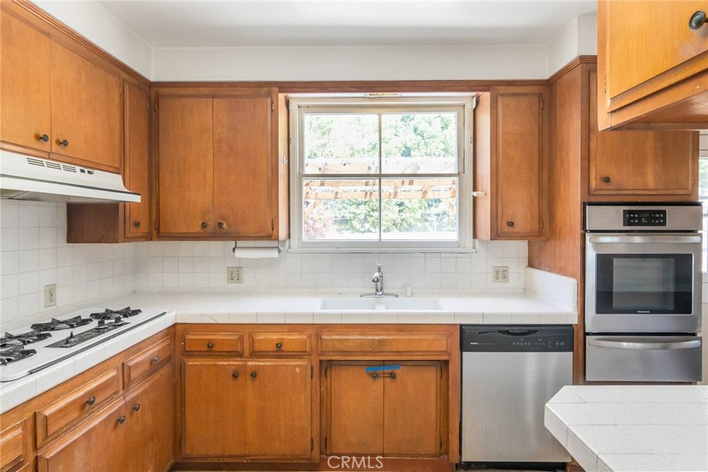 12701 Westminster Property Photo 9