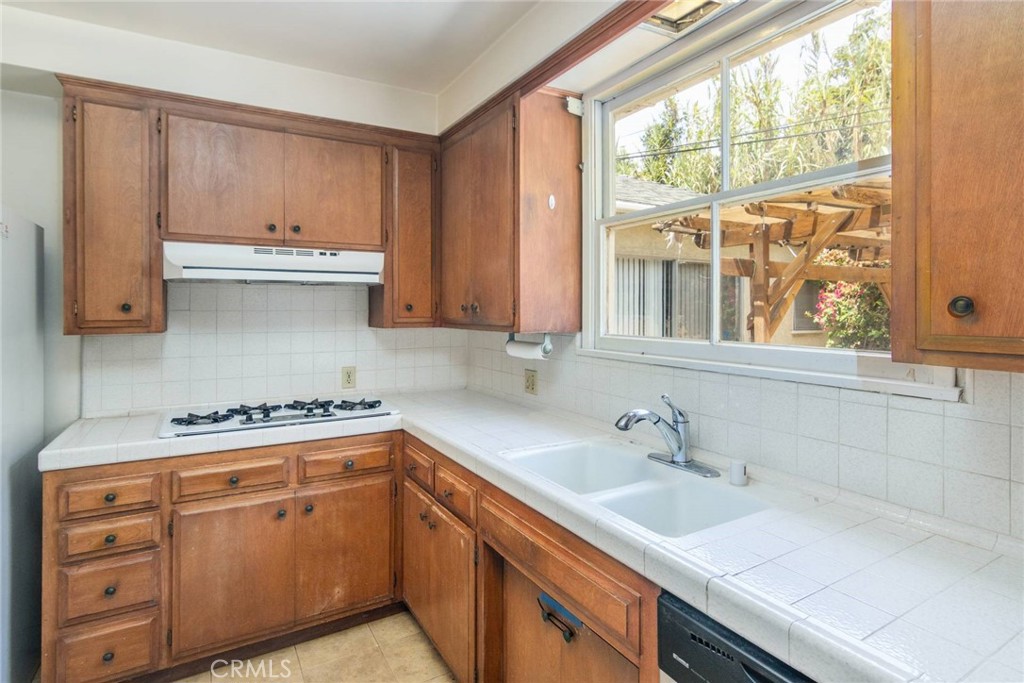 12701 Westminster Property Photo 10